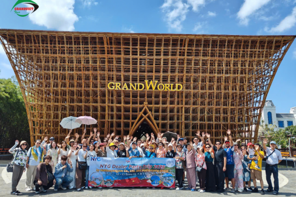 กลุ่มลูกค้าเที่ยวภาคใต้ของเวียดนาม